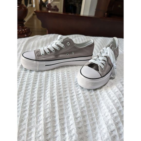 Jenn Ardor Sneakers - Picture 1 of 5